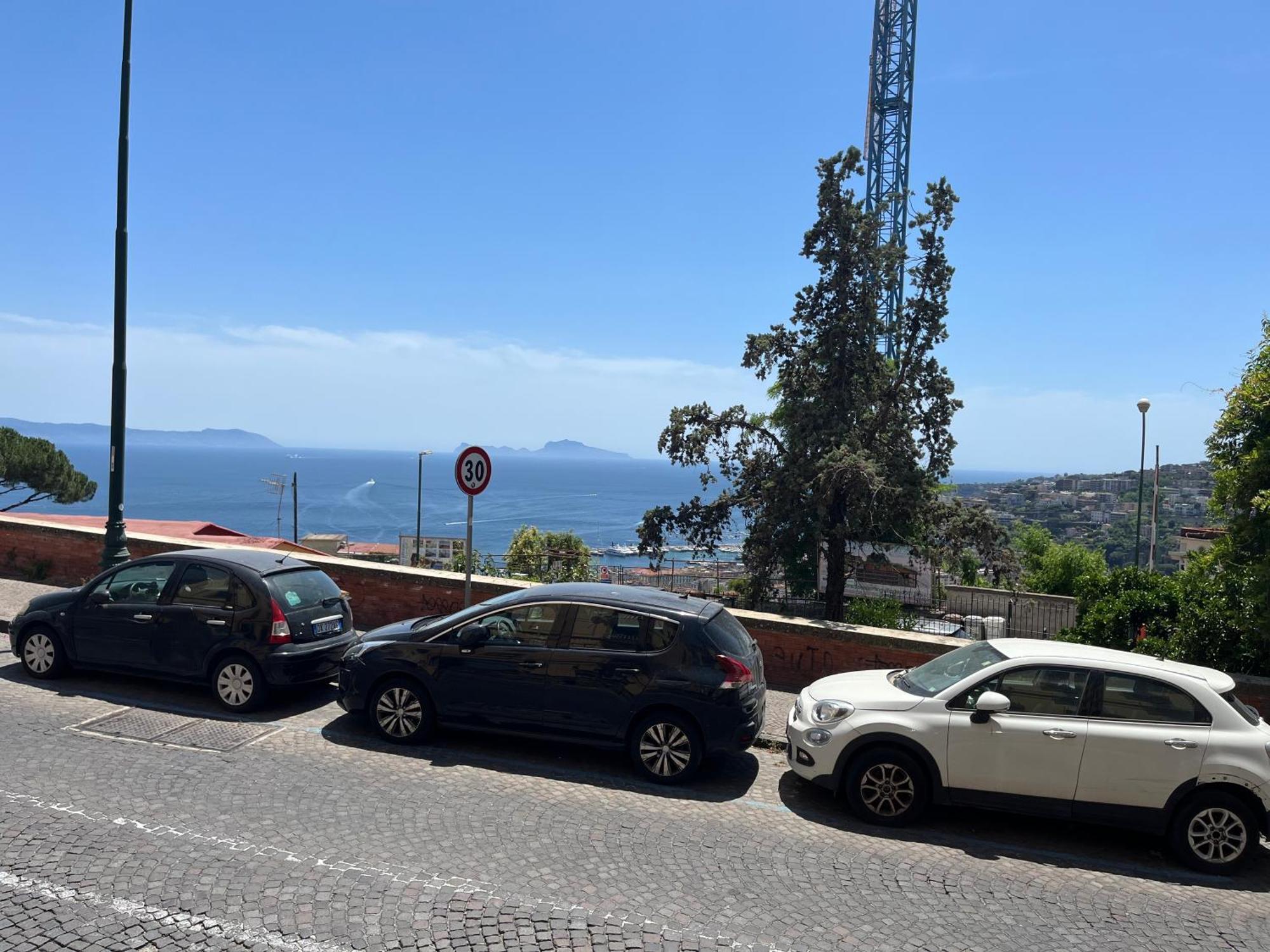Vomero Guest House Neapel Exterior foto